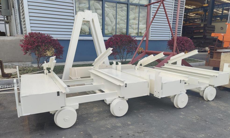 Autoclave'den önce köprü arabası